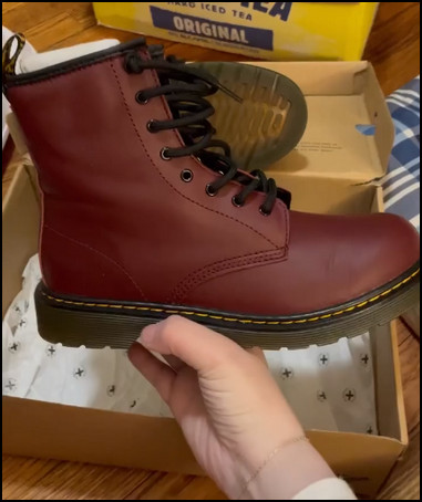 design-and-outlook-of-dr-martens-1460