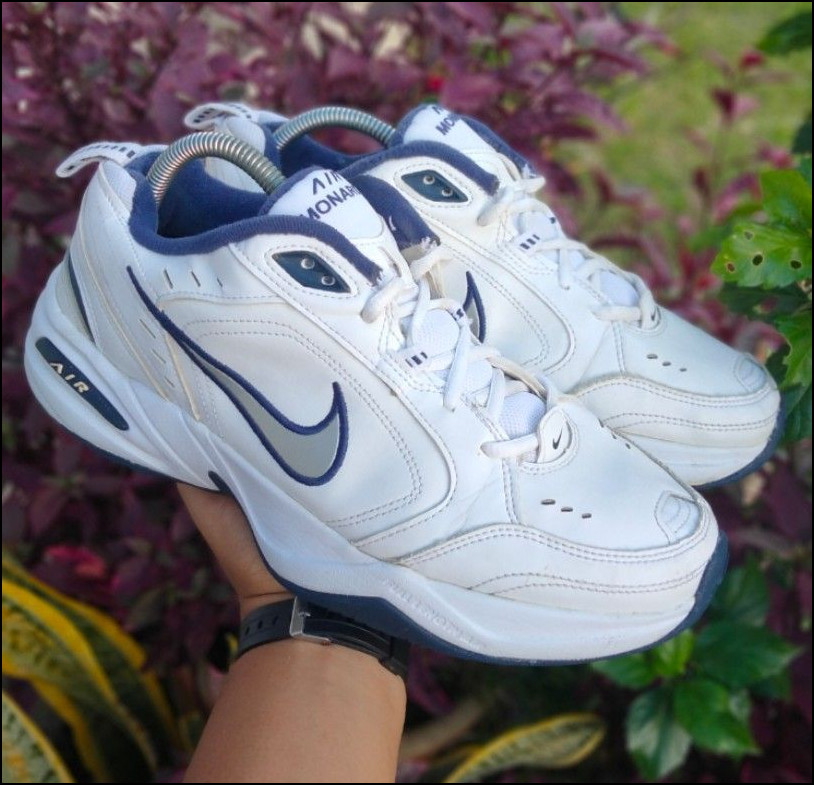 design-features-of-nike-air-monarch