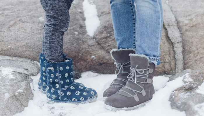 emus-vs-uggs-which-boot-is-better-to-use-in-the-snow