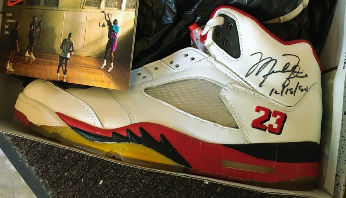 original-autographer-air-jordan