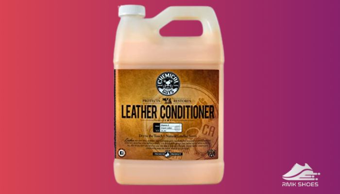 treating-with-leather-condition