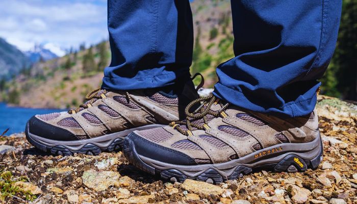 wearing-slip-resistance-shoes-on-hiking